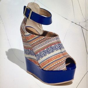 “STEVE MADDEN”KENYA”BEAUTIFUL WEDGE PLATFORM HEELS